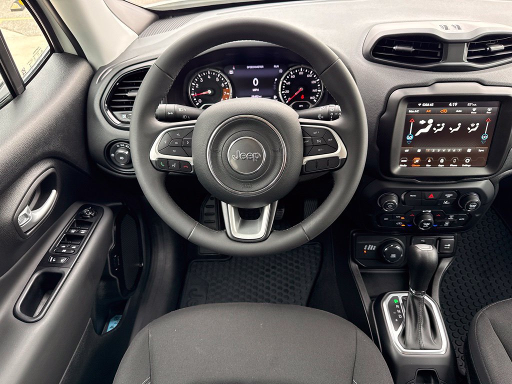 Used 2023 Jeep Renegade Altitude AWD/4WD image 24