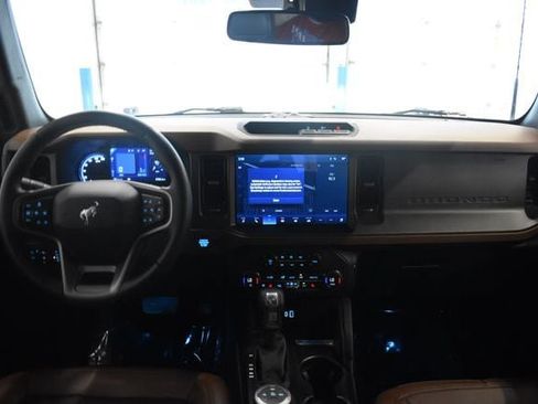Used 2024 Ford Bronco Outer Banks AWD/4WD image 5