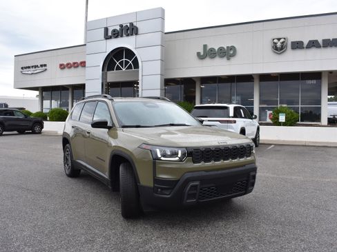New 2026 Jeep Cherokee Laredo AWD/4WD image 1