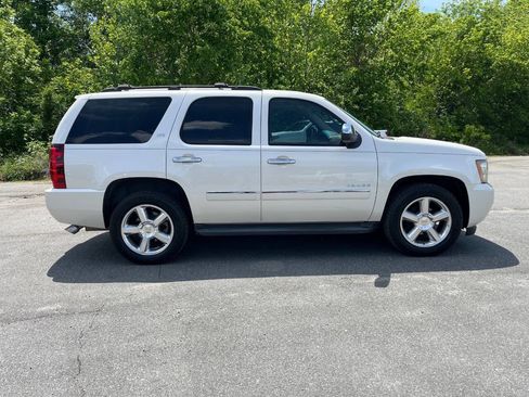 Used 2014 Chevrolet Tahoe LTZ RWD image 5