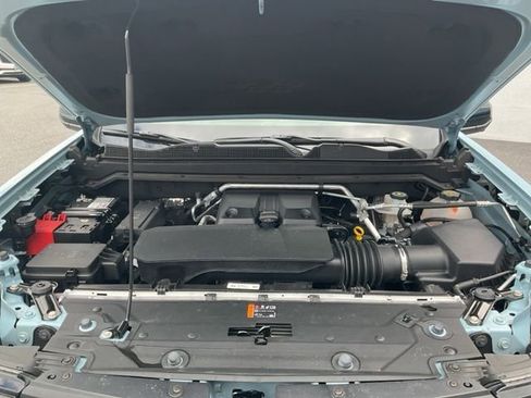 Used 2025 Chevrolet Colorado Z71 w/ Technology Package AWD/4WD image 20