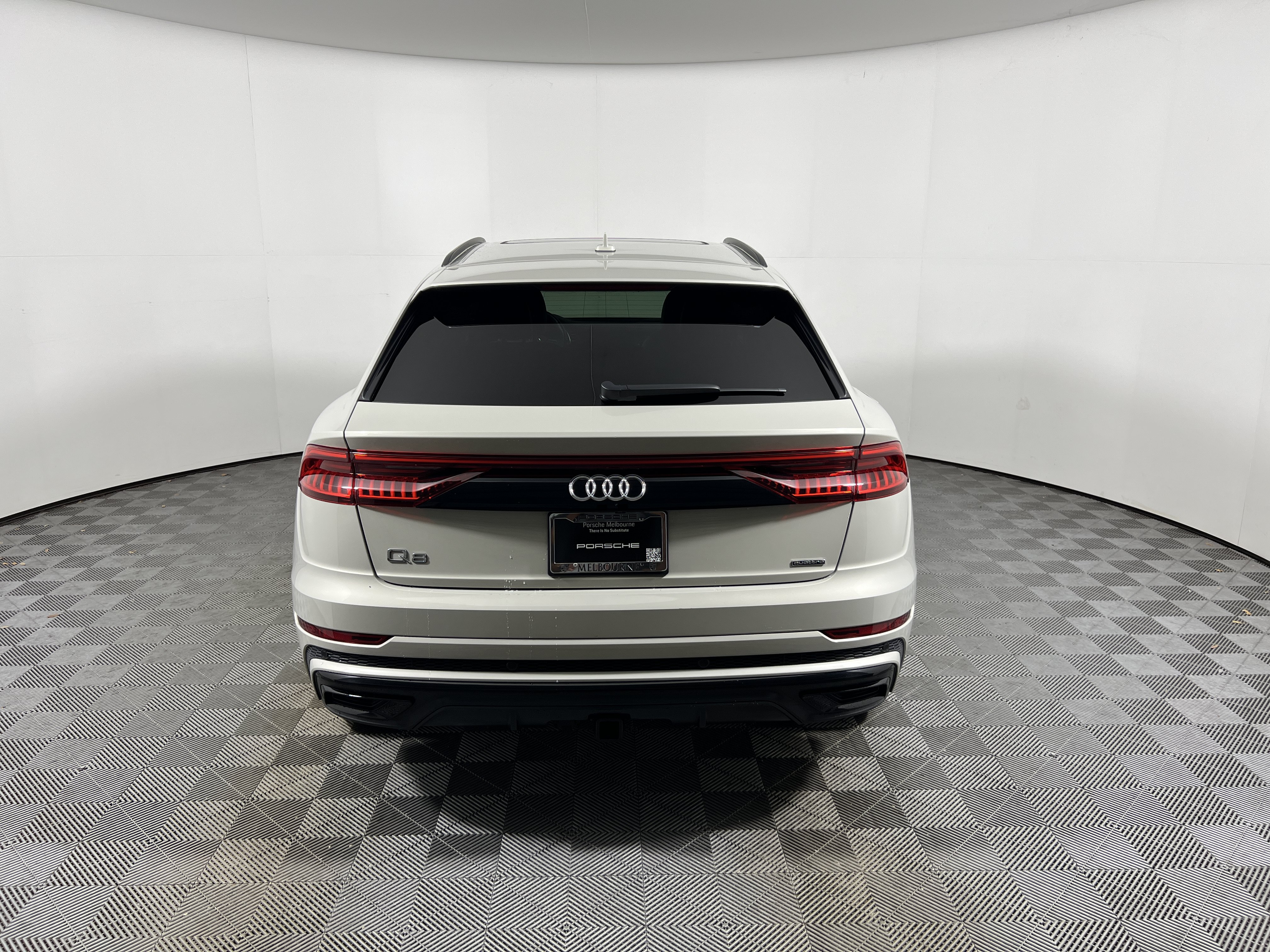 Used 2023 Audi Q8 Prestige AWD/4WD image 4