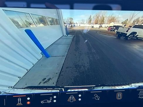 New 2026 GMC Sierra 1500 SLT image 16