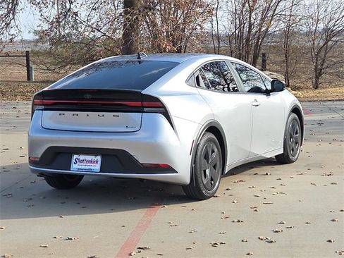 New 2026 Toyota Prius LE image 8