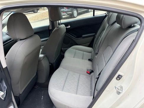 Used 2015 Kia Forte LX FWD image 12