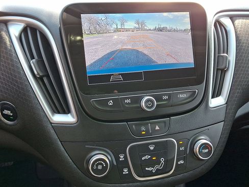 Used 2025 Chevrolet Malibu LS FWD image 15