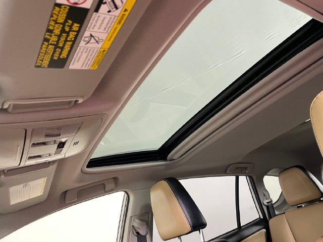 Used 2018 Toyota RAV4 Limited AWD/4WD image 14