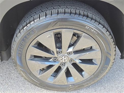 Used 2023 Volkswagen Taos S image 11