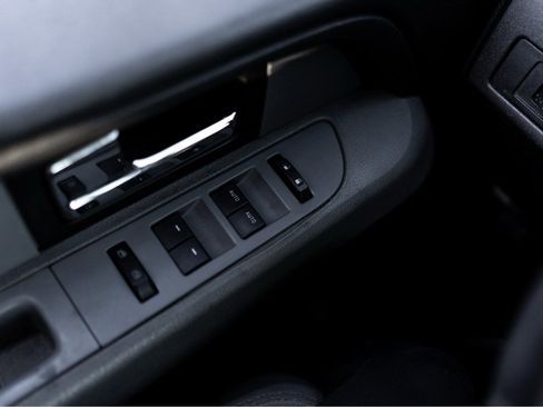 Used 2013 Ford F150 XLT w/ XLT Chrome Pkg image 13