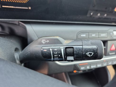 Used 2025 Kia K4 FWD image 32