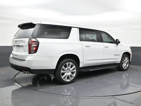 Used 2022 Chevrolet Suburban High Country RWD image 5