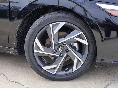 New 2026 Hyundai Elantra Limited image 30