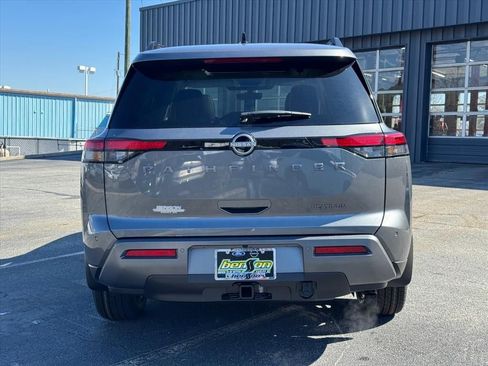 New 2026 Nissan Pathfinder Platinum image 4