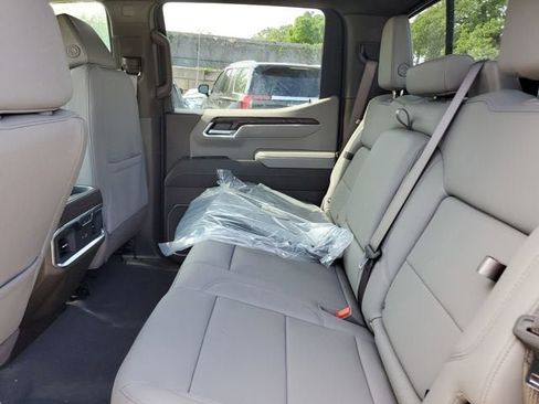 New 2026 GMC Sierra 1500 SLT image 13