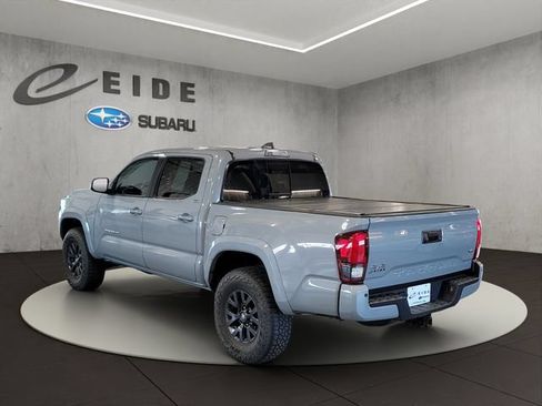 Used 2021 Toyota Tacoma SR5 AWD/4WD image 11