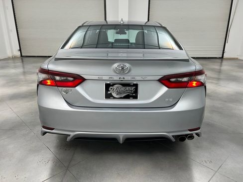 Used 2024 Toyota Camry SE image 6