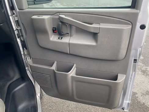 Used 2017 Chevrolet Express 3500 LT w/ LT Preferred Equipment Group image 19