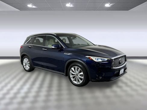 Used 2019 INFINITI QX50 Essential w/ Premium Heat Package image 7