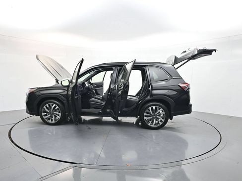 Certified 2025 Subaru Forester Touring w/ Popular Package - Touring AWD/4WD image 36
