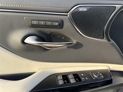 New 2025 Lexus ES 350 Ultra Luxury image 18