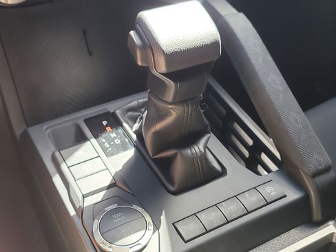 Certified 2025 Toyota Tacoma SR5 image 26