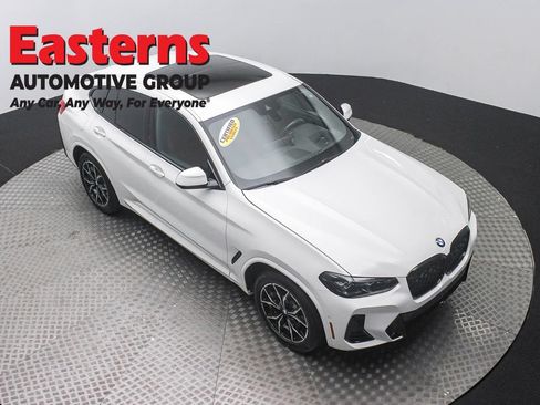 Used 2024 BMW X4 xDrive30i w/ Premium Package AWD/4WD image 3