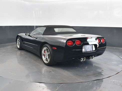 Used 2000 Chevrolet Corvette Base w/ Performance Handling Pkg image 10