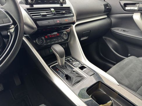 Used 2025 Mitsubishi Eclipse Cross SE image 10