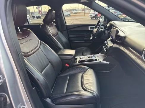 Used 2020 Ford Explorer Platinum image 18