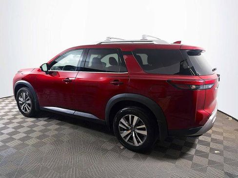 Certified 2023 Nissan Pathfinder SL AWD/4WD image 6