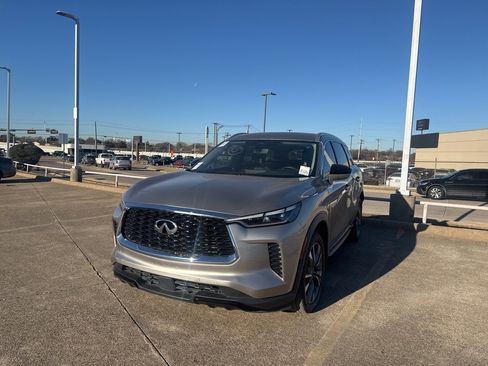 Used 2024 INFINITI QX60 Luxe image 4