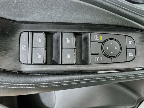 Used 2025 Nissan Rogue SV AWD/4WD image 15
