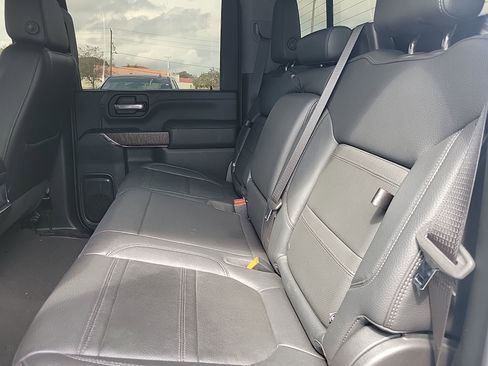 Used 2023 GMC Sierra 3500 Denali w/ Denali Ultimate Package image 21