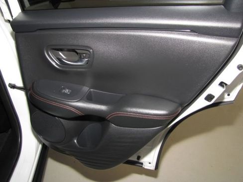 Used 2024 Honda HR-V Sport image 17