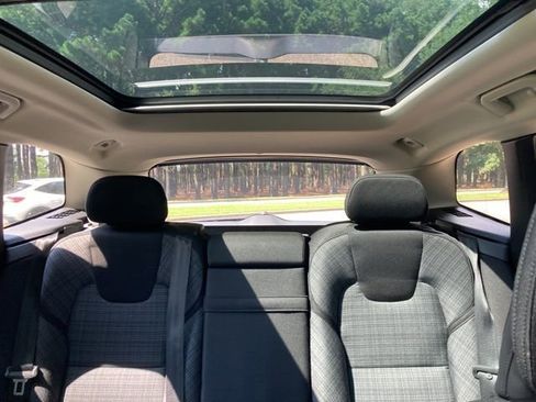 Used 2023 Volvo XC60 B5 Core image 34