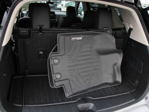 Certified 2024 Nissan Pathfinder Platinum AWD/4WD image 12