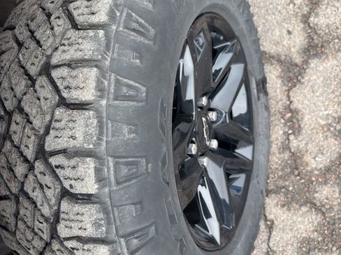 Used 2022 Chevrolet Silverado 1500 LT Trail Boss image 14