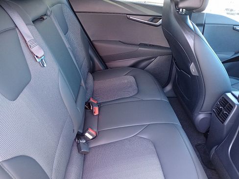 New 2025 Kia Niro Wind image 8