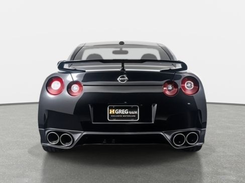Used 2015 Nissan GT-R Premium image 10