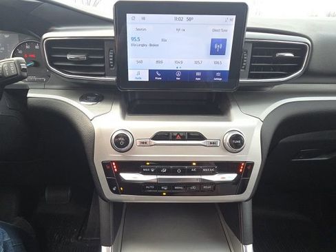 Used 2022 Ford Explorer XLT w/ Equipment Group 202A image 33