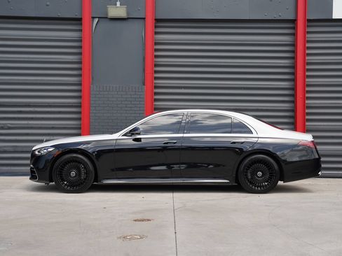 Used 2024 Mercedes-Benz S 580 4MATIC Sedan w/ AMG Line image 9