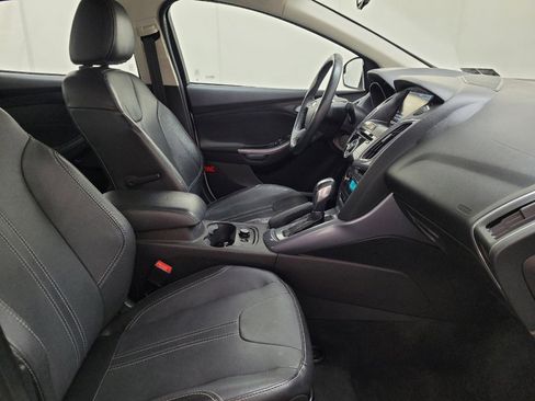 Used 2014 Ford Focus Titanium FWD image 21