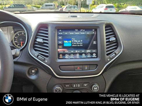 Used 2022 Jeep Cherokee Latitude Lux w/ Sun & Sound Group AWD/4WD image 30