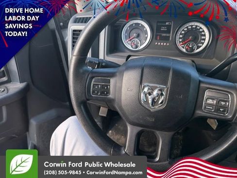 Used 2015 RAM 2500 Tradesman w/ Chrome Appearance Group AWD/4WD image 8