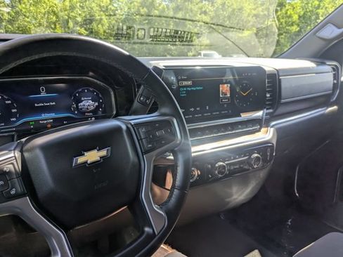 Used 2023 Chevrolet Silverado 1500 LT AWD/4WD image 30