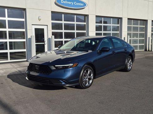 Used 2023 Honda Accord EX image 10