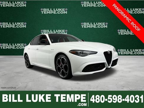 Used 2022 Alfa Romeo Giulia Veloce image 1