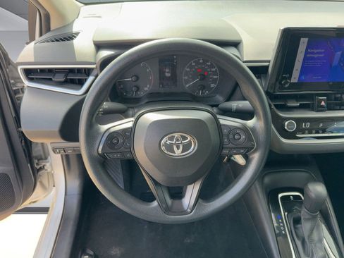 Used 2024 Toyota Corolla LE image 4