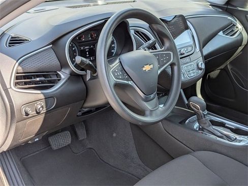 Used 2023 Chevrolet Malibu LT image 11