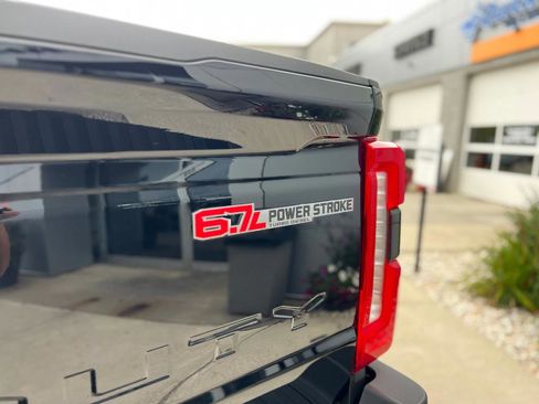 New 2025 Ford F250 Lariat w/ Lariat Ultimate Package image 17